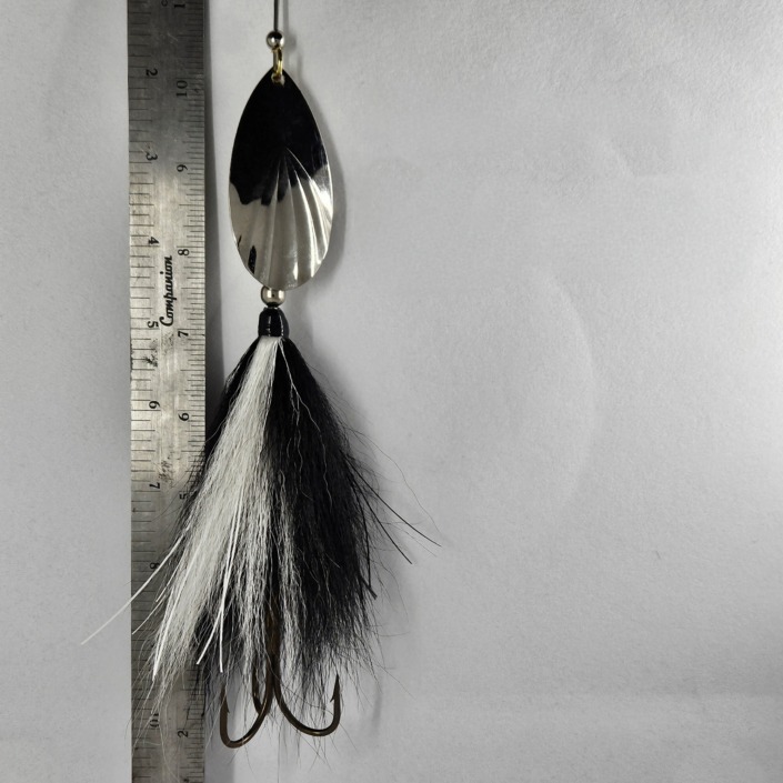 9-inch Bucktail Fishing Lure, Hand-Tied Bait, Powder Coated Blade for Pike, Walleye and Muskie Fishing - BuchesBackwaterBaits.com